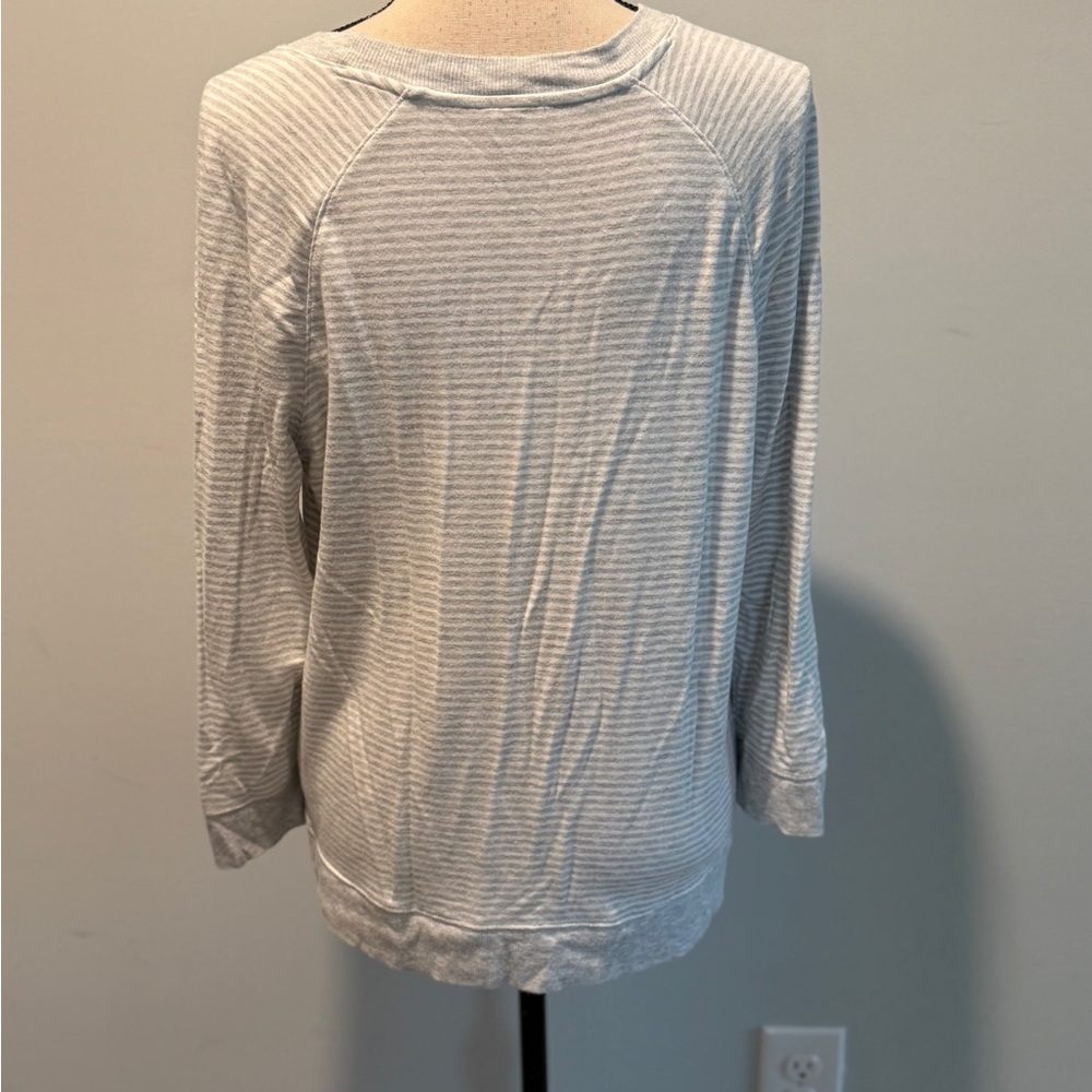 Haven Well Within Soft Gray Stripe Long Sleeve Pullover Sweatshirt Womens Medium - Picture 2 of 7